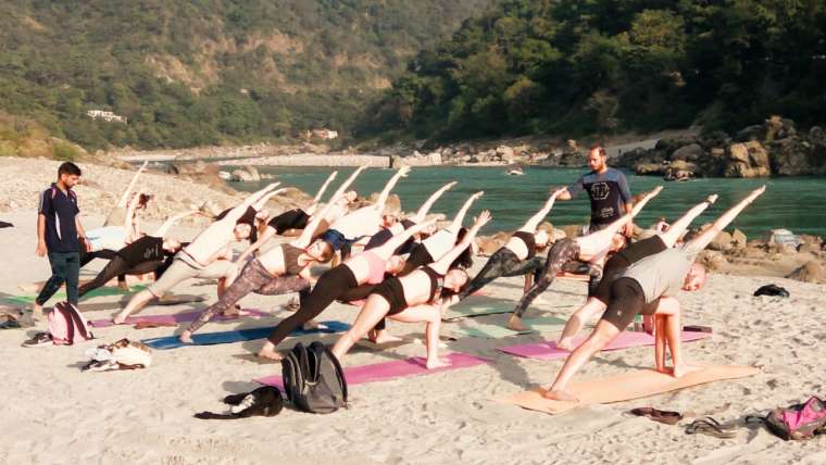 How to Find Best Yoga School in Rishikesh?