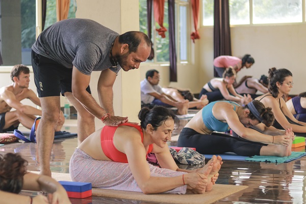 Budget-Friendly Yoga Teacher Training: Affordable Rishikesh YTTC Options