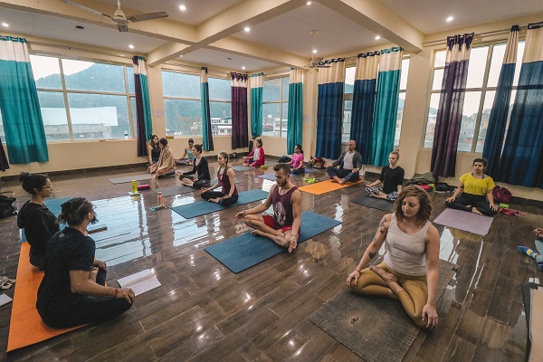 Essential Questions To Ask Before Joining 100 Yoga Teacher Training In Rishikesh