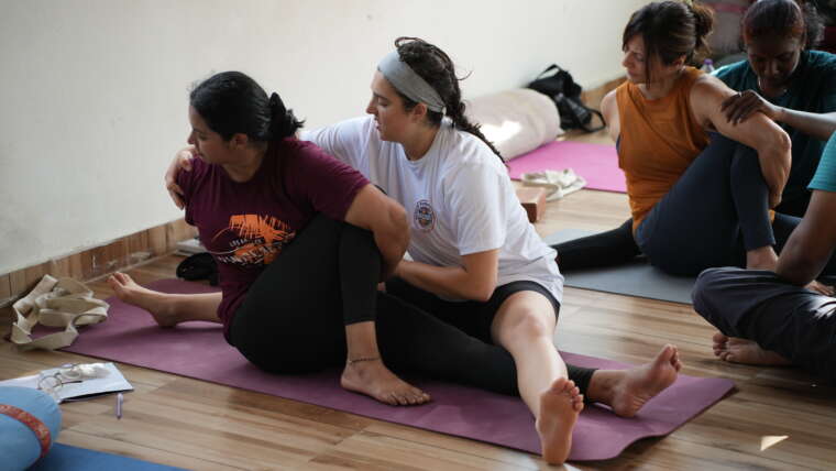 What is the Daily Schedule Like in a Traditional Rishikesh Ashram? (Is it Too Strict?) 